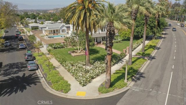 1052 E Grand Boulevard, Corona, CA 92879