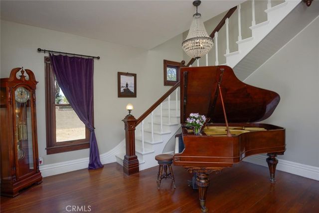 1052 E Grand Boulevard, Corona, CA 92879
