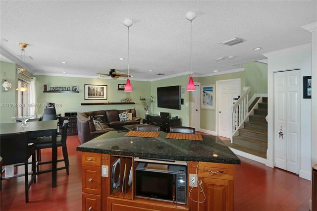 9465 SW 155th Ave, Miami, FL 33196