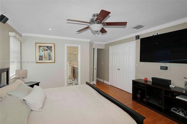 9465 SW 155th Ave, Miami, FL 33196