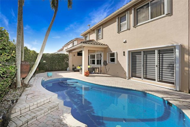 9465 SW 155th Ave, Miami, FL 33196