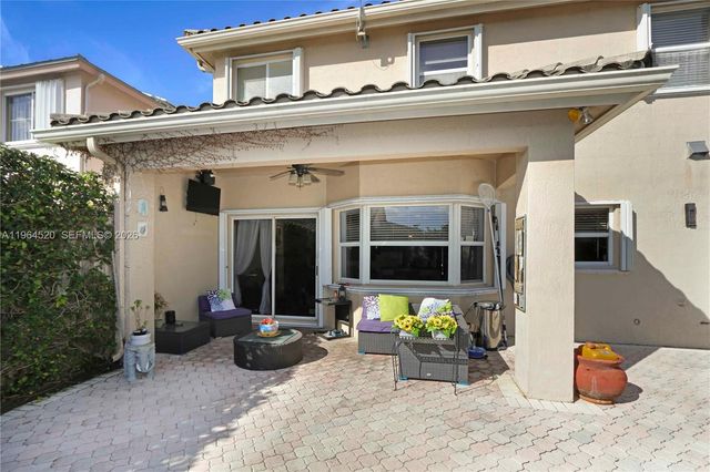 9465 SW 155th Ave, Miami, FL 33196