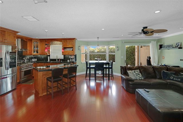 9465 SW 155th Ave, Miami, FL 33196