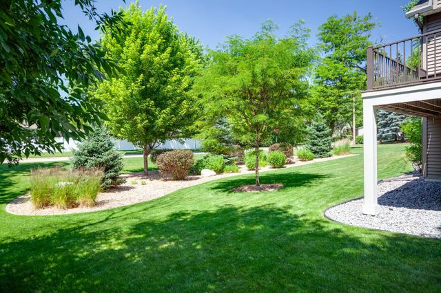11927 Meadow Lane W, Hopkins, MN 55305