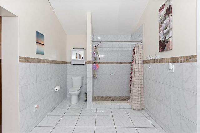 4914 HOLIDAY DRIVE, Tampa, FL 33615