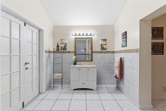 4914 HOLIDAY DRIVE, Tampa, FL 33615