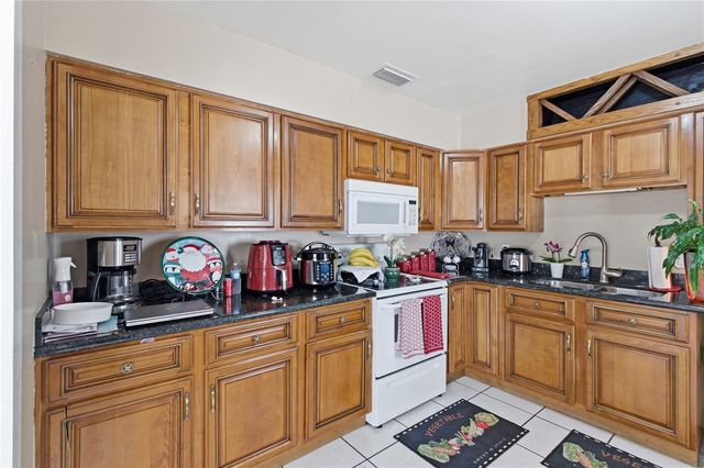4914 HOLIDAY DRIVE, Tampa, FL 33615