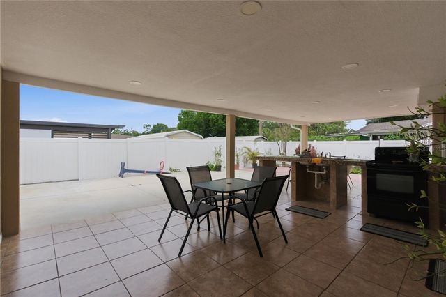 4914 HOLIDAY DRIVE, Tampa, FL 33615