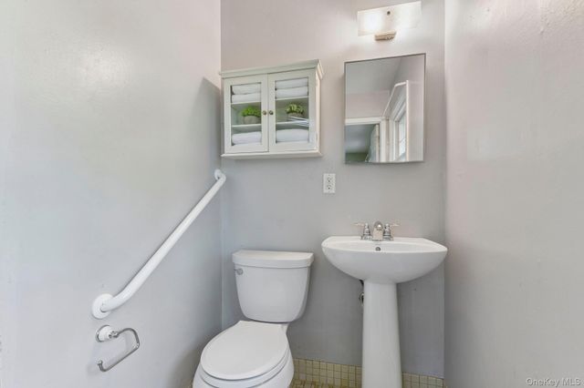 31 Sunset Drive, Huntington, NY 11743