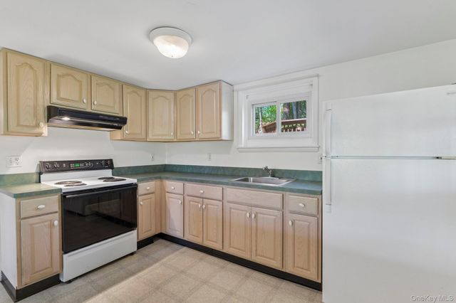 31 Sunset Drive, Huntington, NY 11743