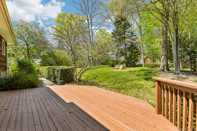 31 Sunset Drive, Huntington, NY 11743