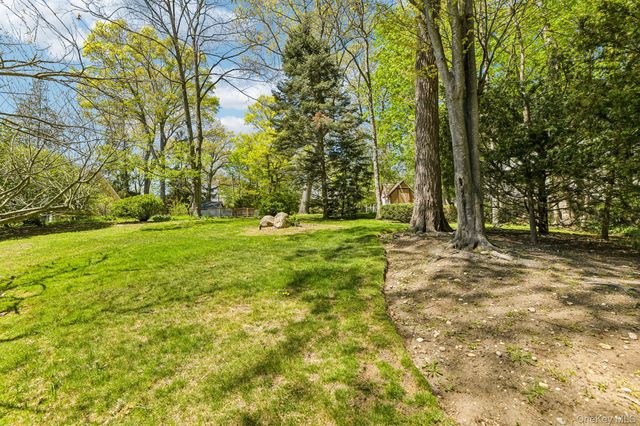 31 Sunset Drive, Huntington, NY 11743