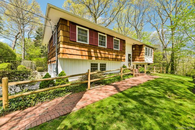 31 Sunset Drive, Huntington, NY 11743