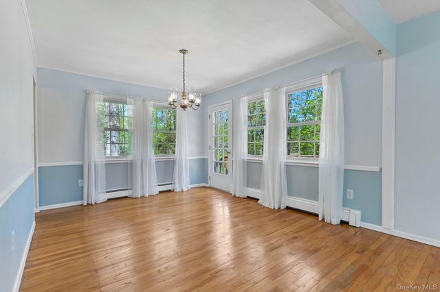 31 Sunset Drive, Huntington, NY 11743