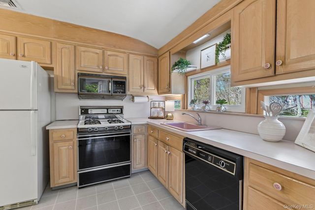 31 Sunset Drive, Huntington, NY 11743