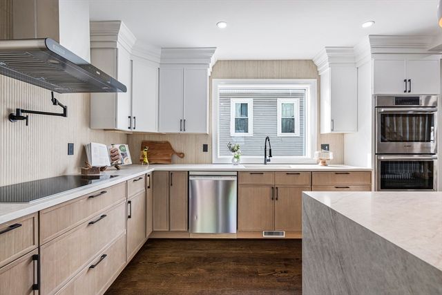 7 Park Ave Ext, Arlington, MA 02475