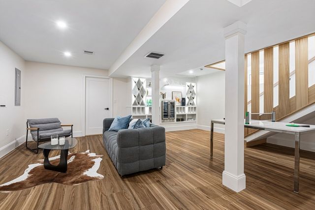 7 Park Ave Ext, Arlington, MA 02475