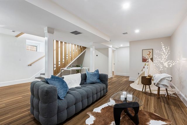 7 Park Ave Ext, Arlington, MA 02475