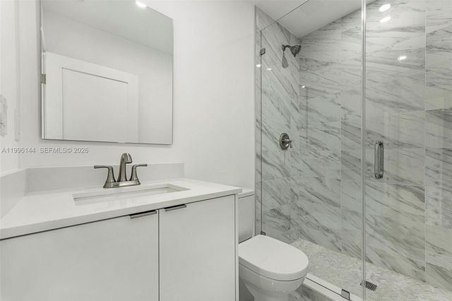 10370 SW 24th St B, Miami, FL 33165