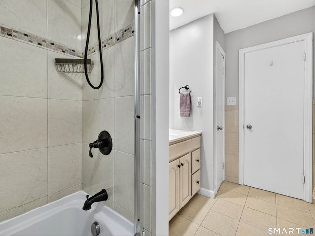 15 Partridge Lane, Clinton, CT 06413