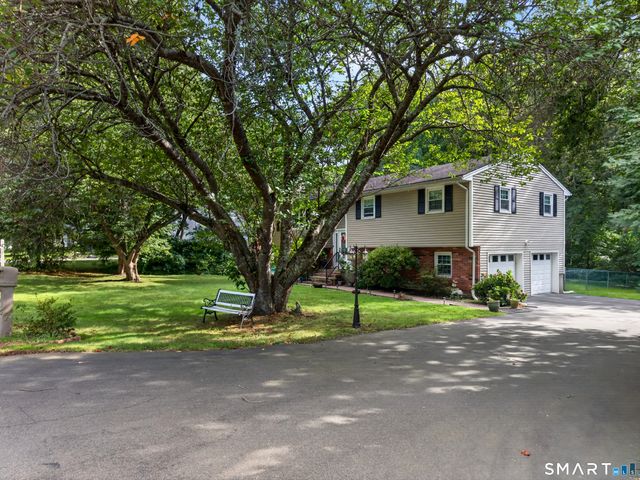 15 Partridge Lane, Clinton, CT 06413