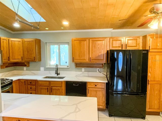 657 BROADWAY B, Dunedin, FL 34698