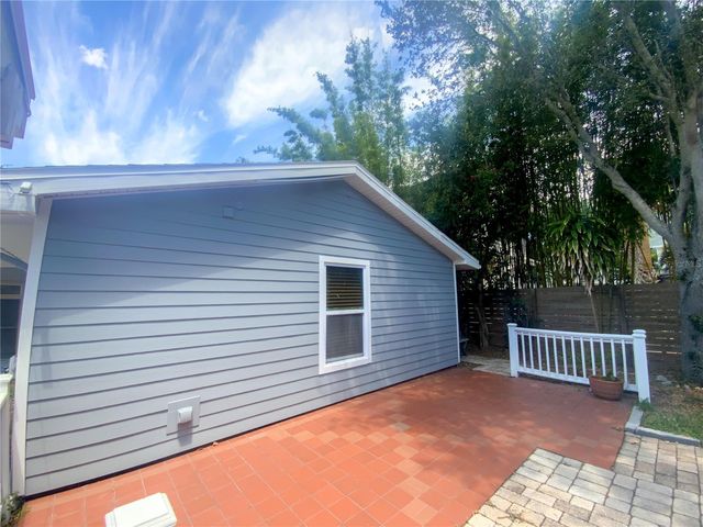 657 BROADWAY B, Dunedin, FL 34698