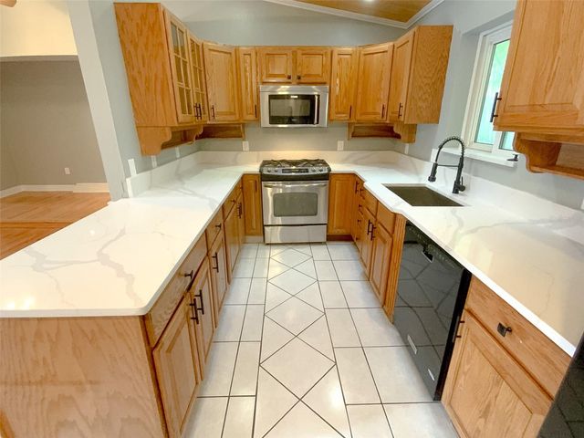 657 BROADWAY B, Dunedin, FL 34698