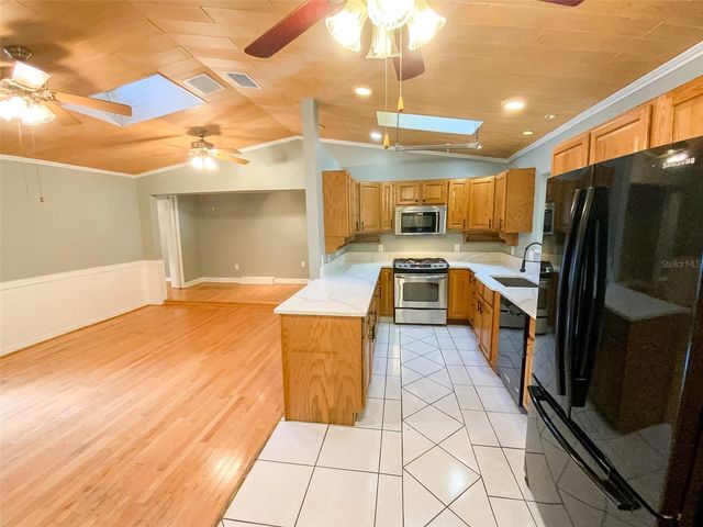 657 BROADWAY B, Dunedin, FL 34698