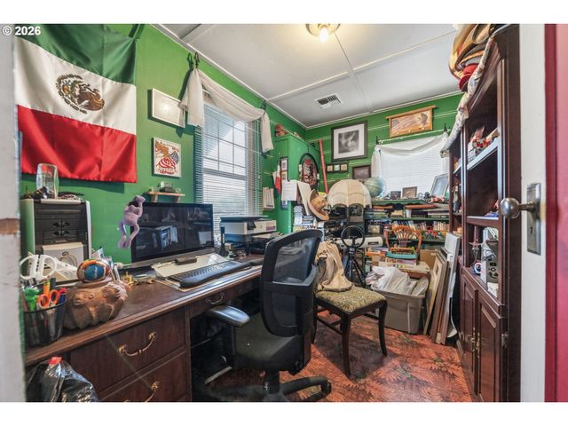 5716 Se 104TH Ave, Portland, OR 97266