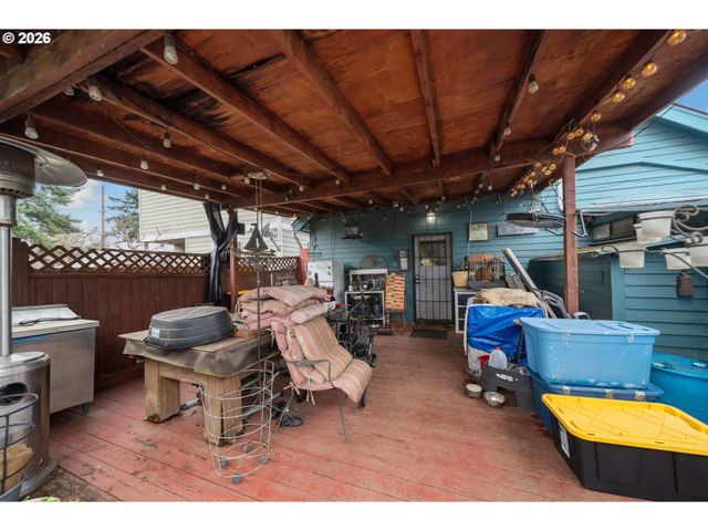 5716 Se 104TH Ave, Portland, OR 97266