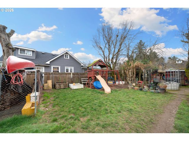 5716 Se 104TH Ave, Portland, OR 97266