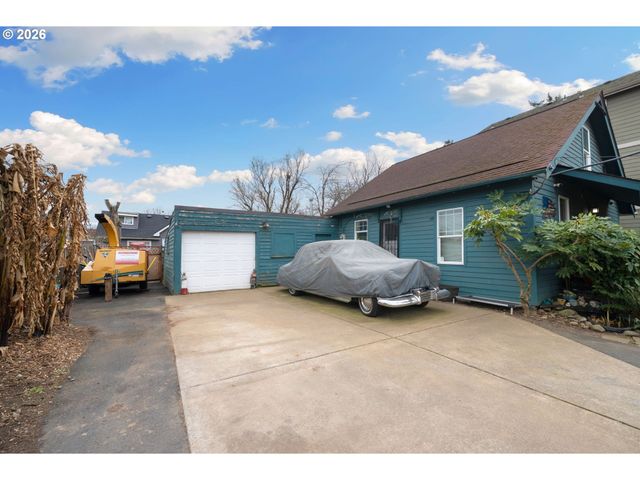 5716 Se 104TH Ave, Portland, OR 97266