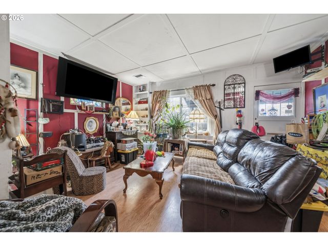 5716 Se 104TH Ave, Portland, OR 97266