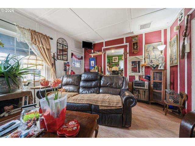 5716 Se 104TH Ave, Portland, OR 97266