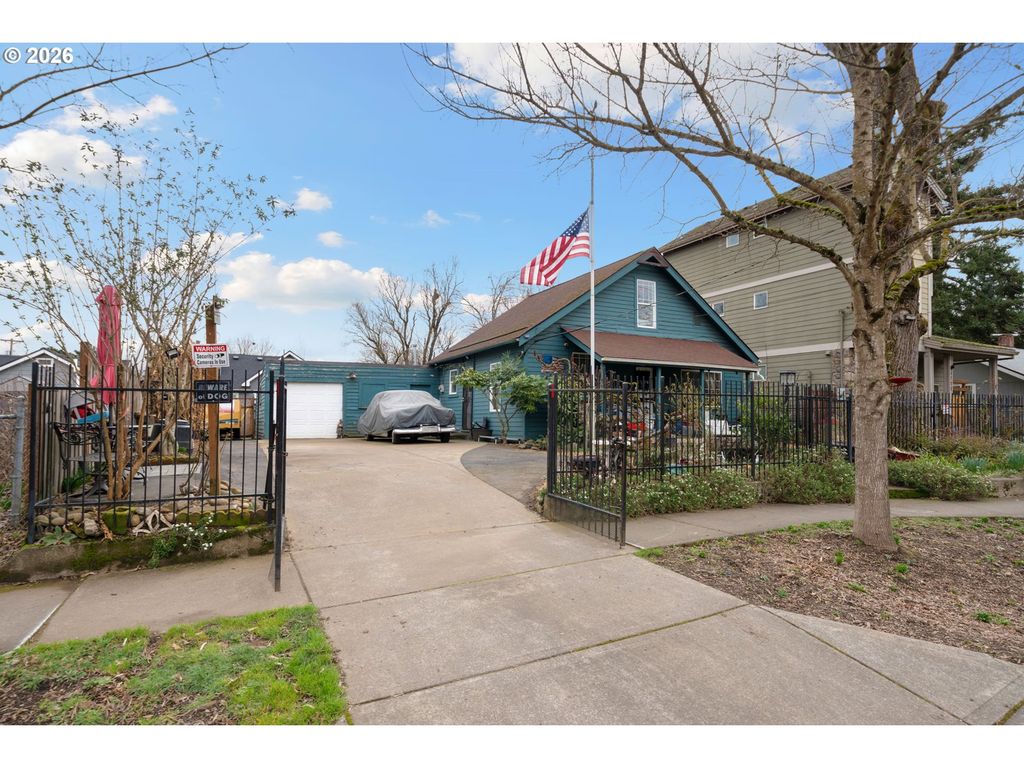 5716 Se 104TH Ave, Portland, OR 97266