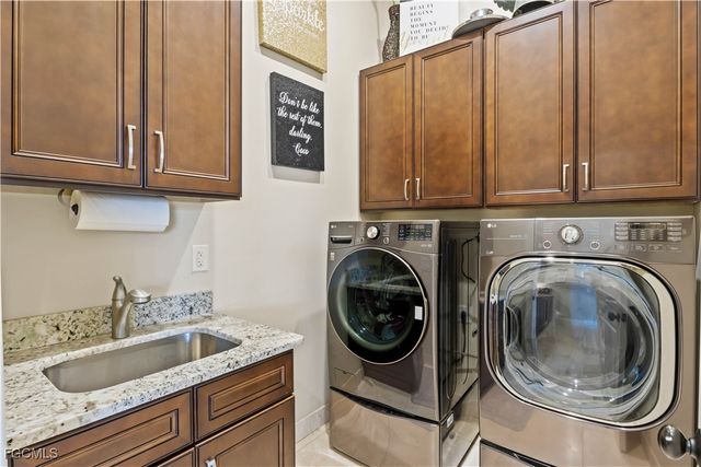 2401 SW 52nd ST, Cape Coral, FL 33914