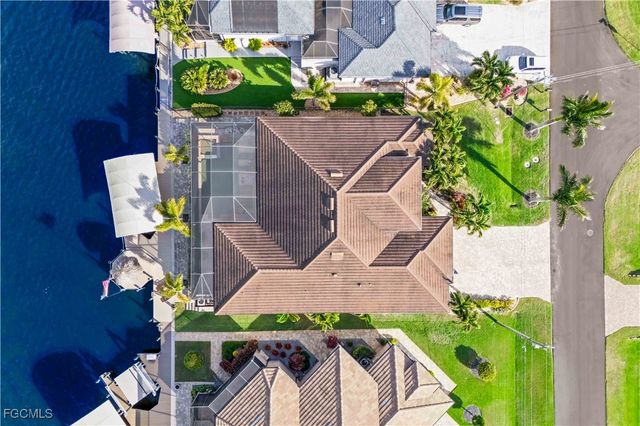 2401 SW 52nd ST, Cape Coral, FL 33914