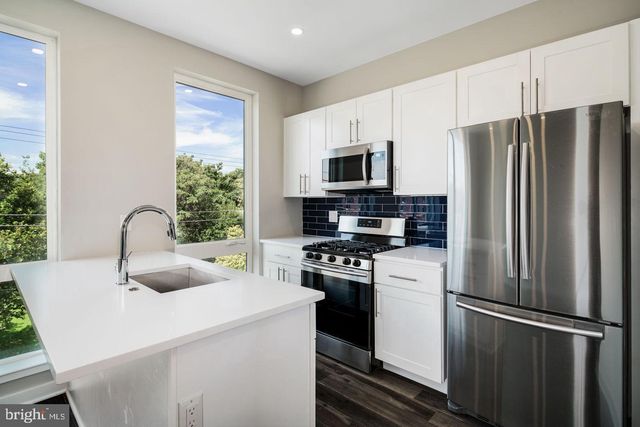 2409 W RIDGE AVE, Philadelphia, PA 19121