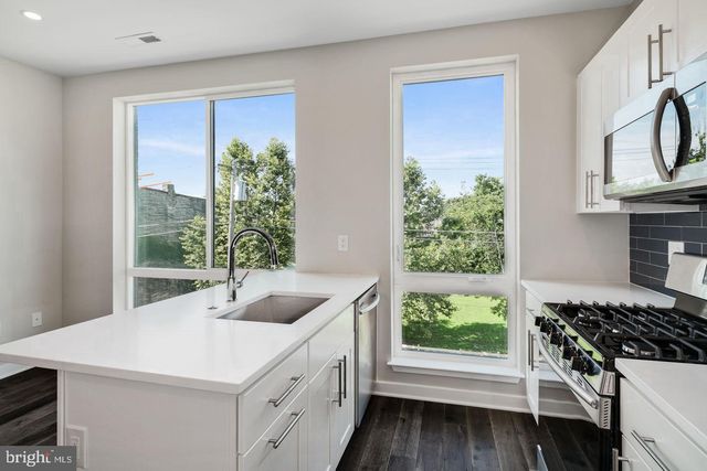 2409 W RIDGE AVE, Philadelphia, PA 19121