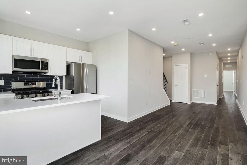 2409 W RIDGE AVE, PHILADELPHIA, PA 19121 — photo 5