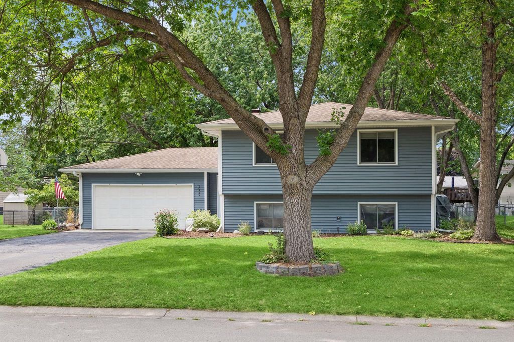 20749 Italy Avenue, Lakeville, MN 55044