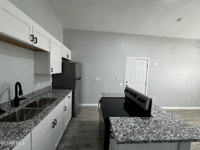 10277 N Loop Drive C, Socorro, TX 79927