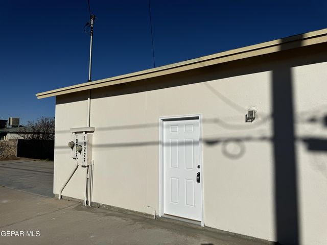10277 N Loop Drive C, Socorro, TX 79927