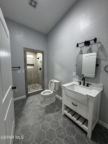 10277 N Loop Drive C, Socorro, TX 79927