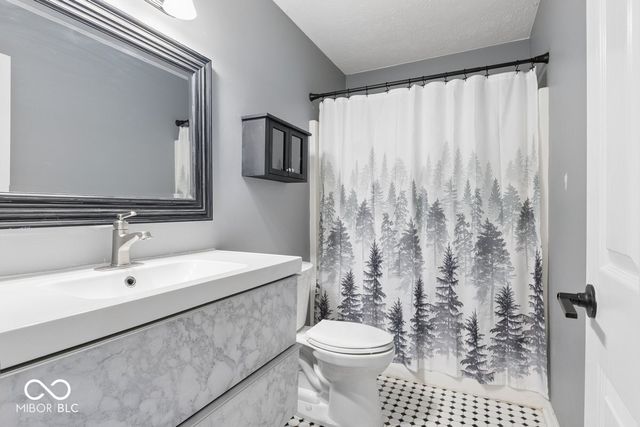 58 E Bloomfield Lane, Westfield, IN 46074