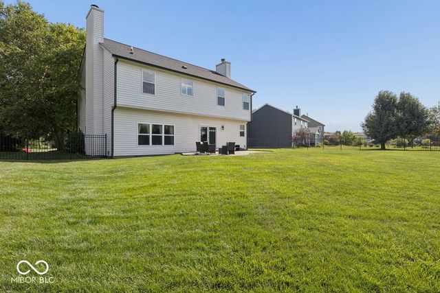 58 E Bloomfield Lane, Westfield, IN 46074