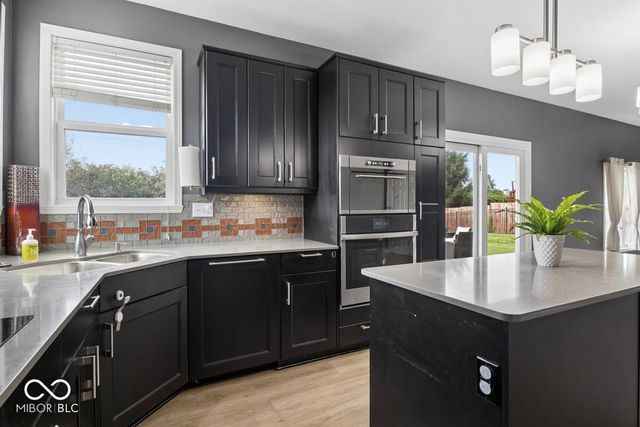 58 E Bloomfield Lane, Westfield, IN 46074