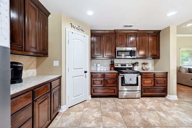 220 Ebony Place, Van, TX 75790