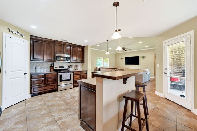 220 Ebony Place, Van, TX 75790